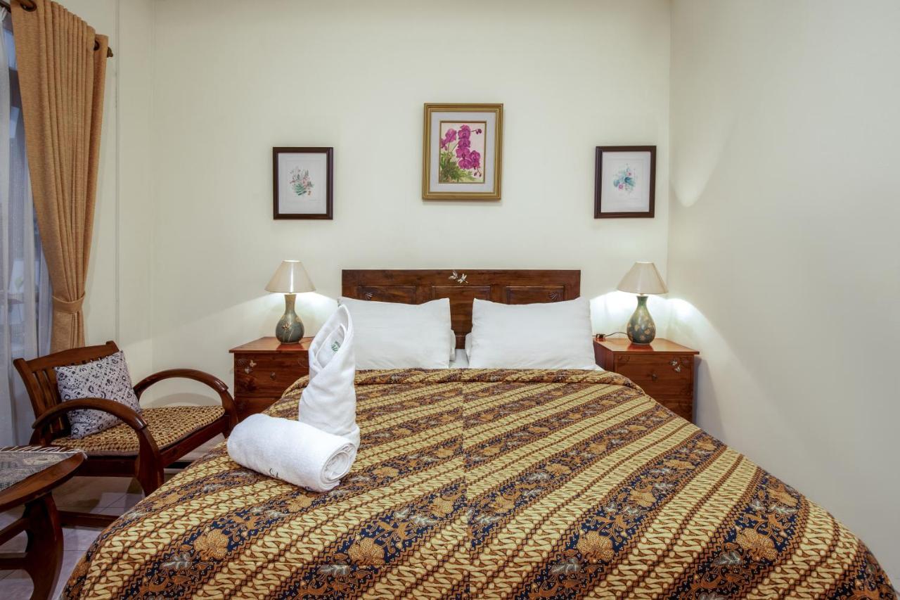 Sekararum Butik Syariah Guesthouse Бандунг Экстерьер фото