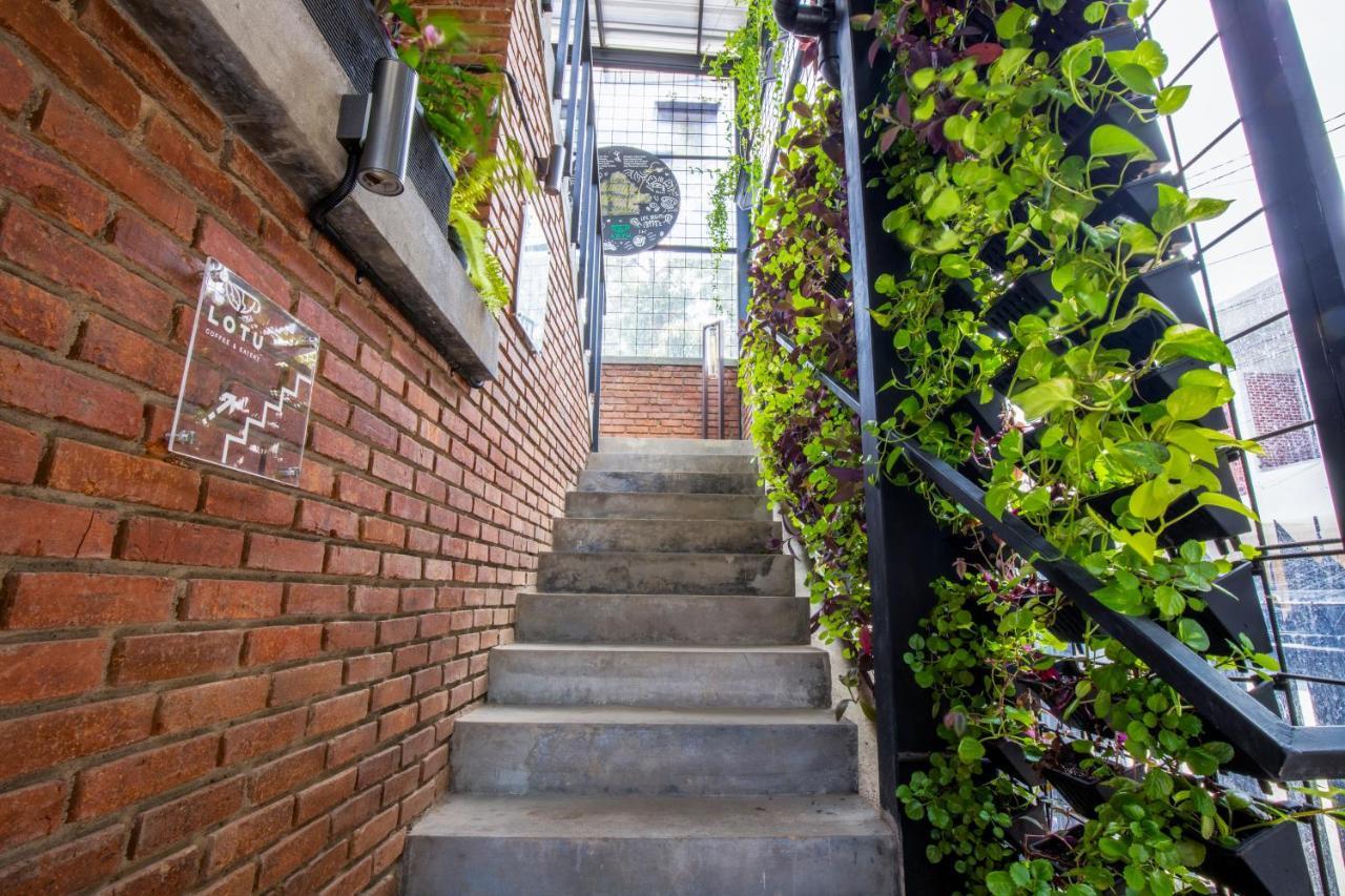 Sekararum Butik Syariah Guesthouse Бандунг Экстерьер фото
