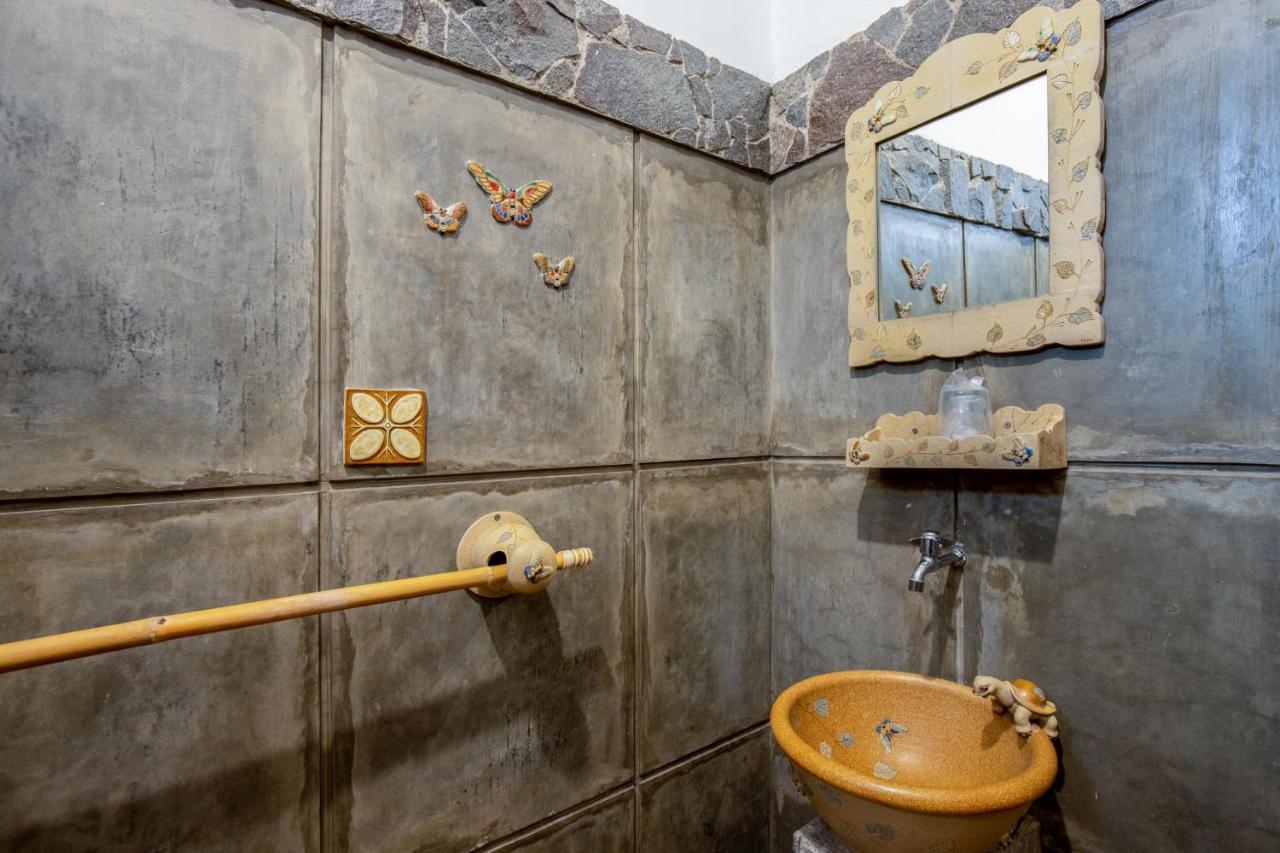 Sekararum Butik Syariah Guesthouse Бандунг Экстерьер фото