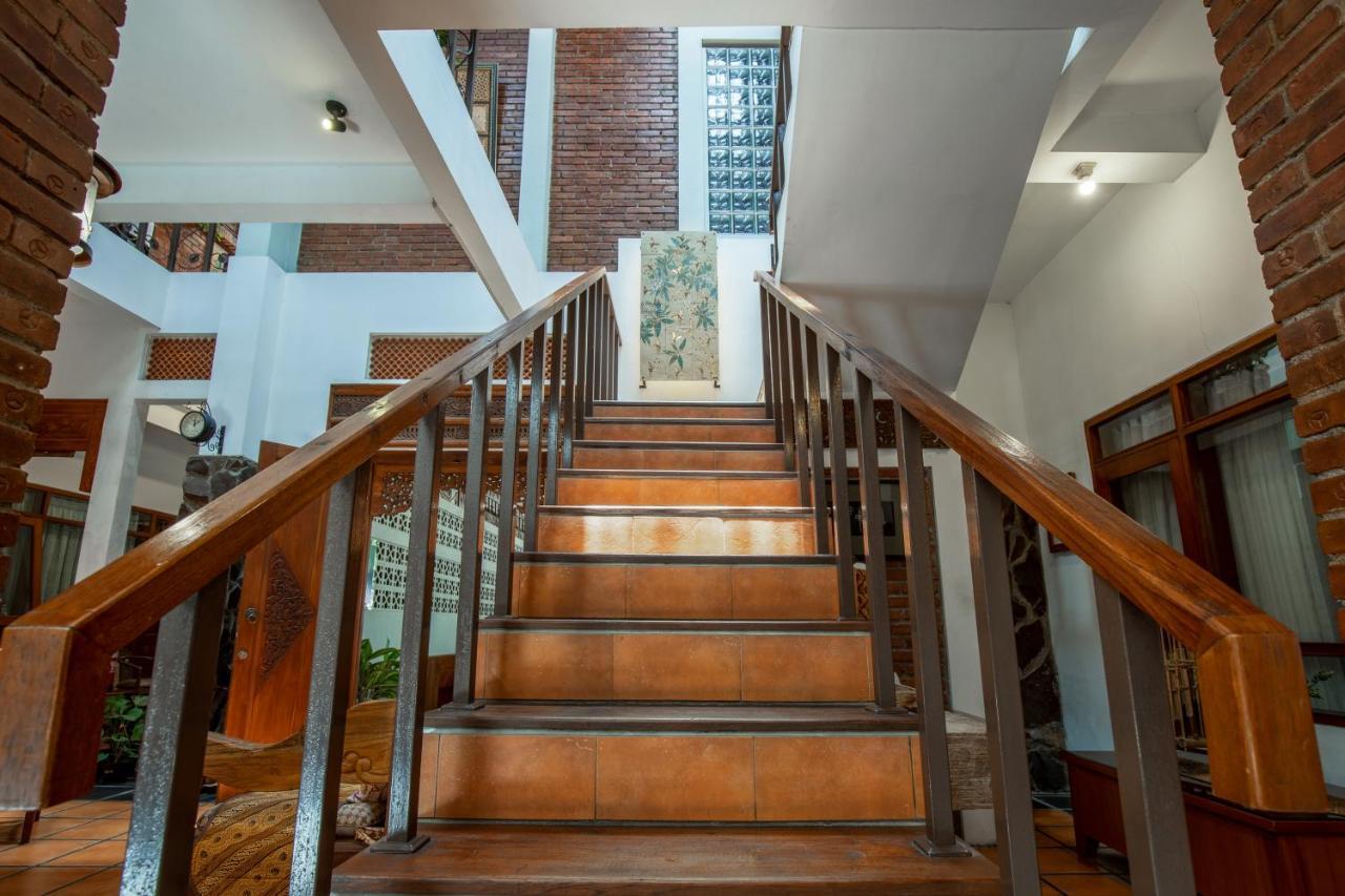 Sekararum Butik Syariah Guesthouse Бандунг Экстерьер фото