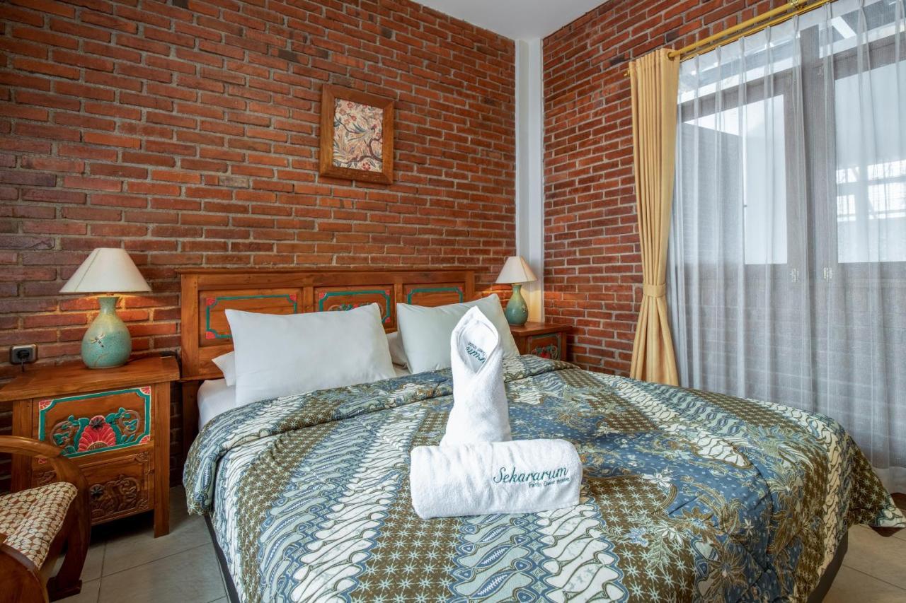 Sekararum Butik Syariah Guesthouse Бандунг Экстерьер фото