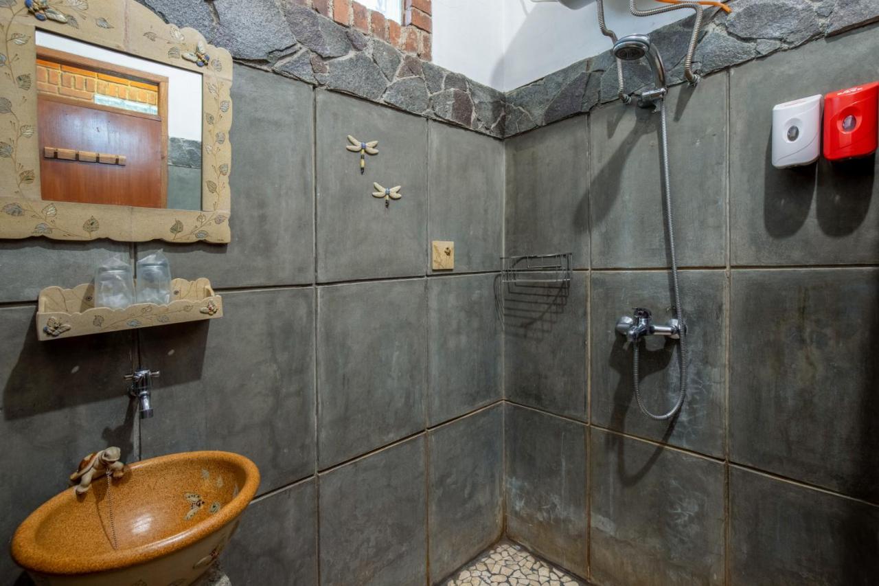 Sekararum Butik Syariah Guesthouse Бандунг Экстерьер фото